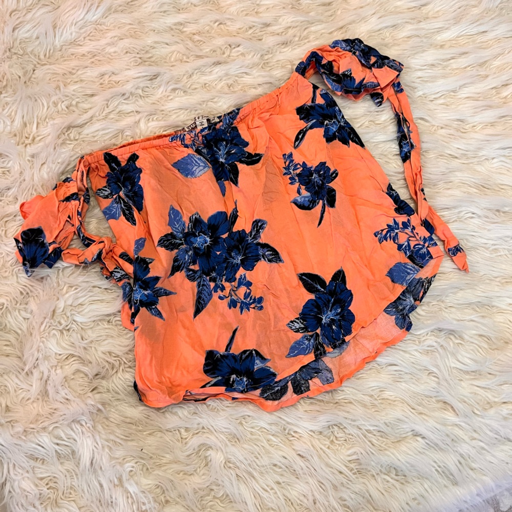 DEAL: 3x$20 Women Floral Top